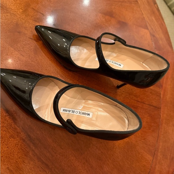 Manolo Blahnik Black Women's Shoes pointed toe Mary Jane! - Picture 3 of 7